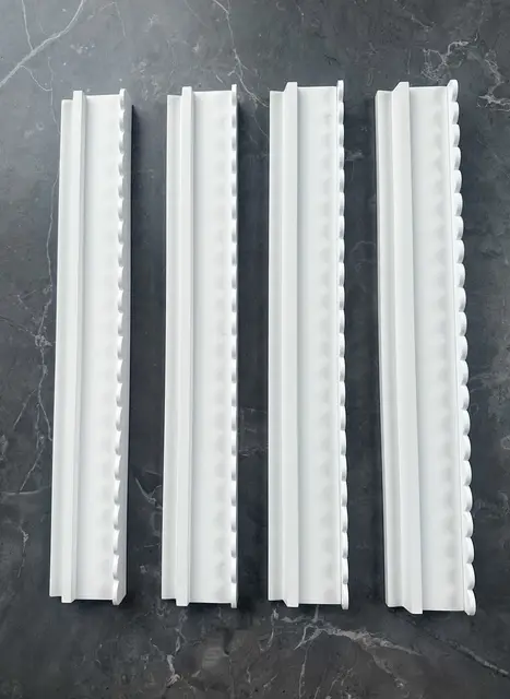 Mahj Mood White Wooden Racks with Scalloped Pushers