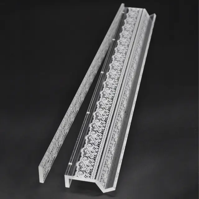 Middle & Main Mahjong White Lace Mahjong Rack and Pusher, Set of 4