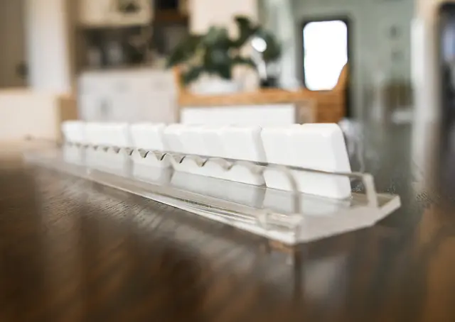 The Humble Oak Co Scallop Mahjong Rack with Magnetic Pushers, Clear Acrylic