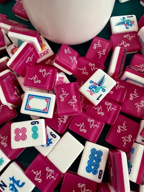 Mah Jongg Maven 3 Layer Cranberry tiles with Flamingo's American Mah Jongg set